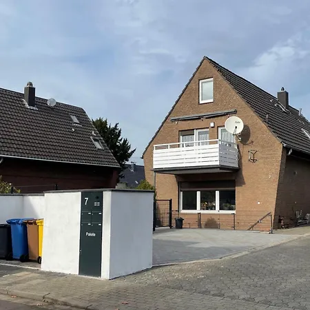 Ferienwohnung Neuss-sud شقة *