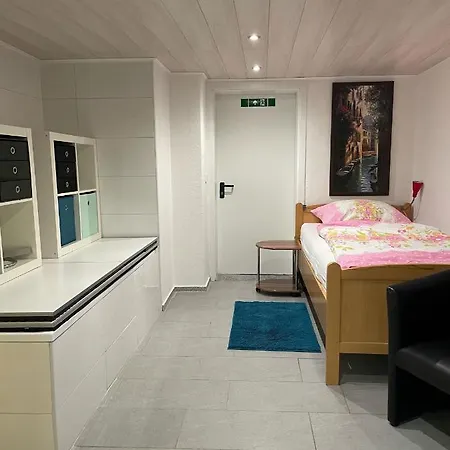 Ferienwohnung Neuss-sud شقة