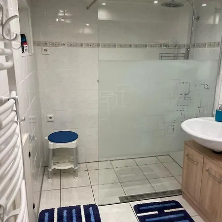 شقة Ferienwohnung Neuss-sud نيوس